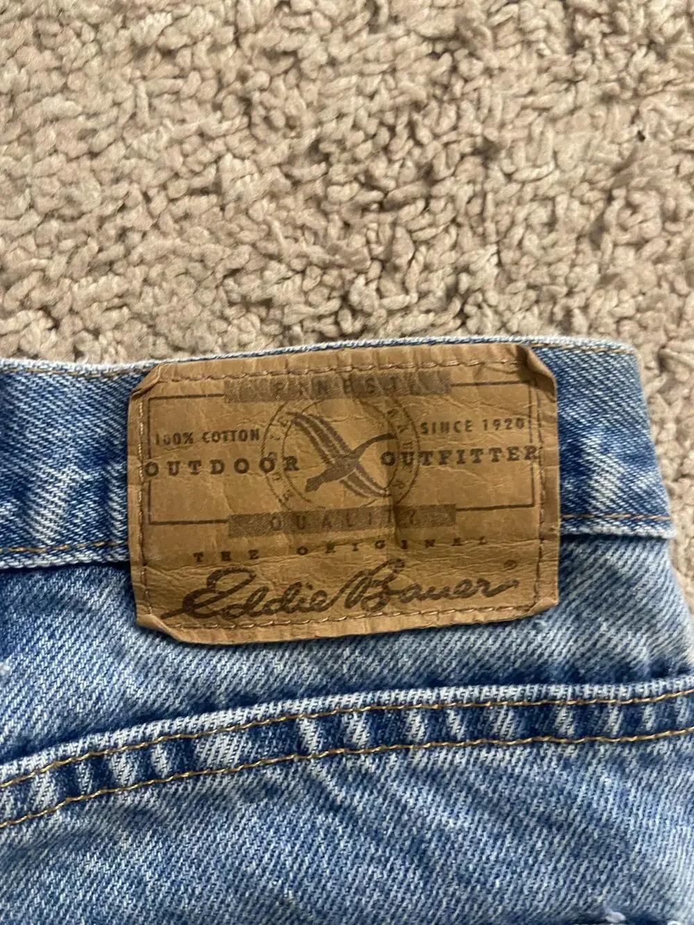 Eddie Bauer Jeans Mens 42x30 Blue Light Wash Relaxed Straight Denim Pockets
